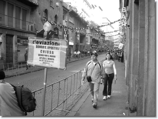 Clicca per scorrere le foto originali ingrandite