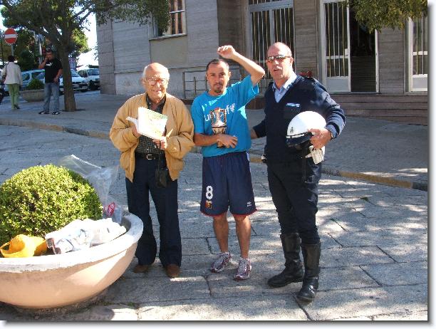 Clicca per scorrere le foto originali ingrandite