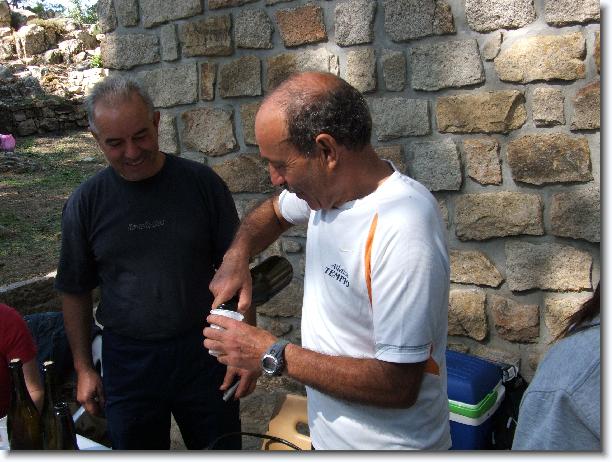Clicca per scorrere le foto originali ingrandite