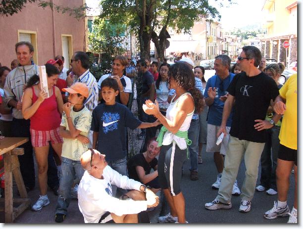 Clicca per scorrere le foto originali ingrandite