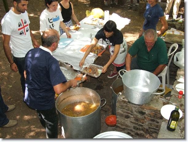 Clicca per scorrere le foto originali ingrandite