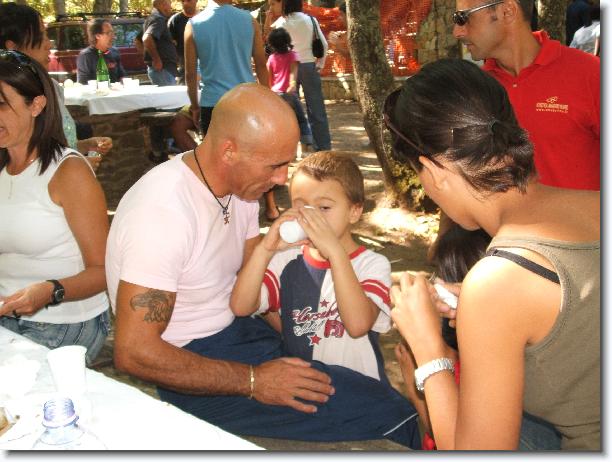 Clicca per scorrere le foto originali ingrandite
