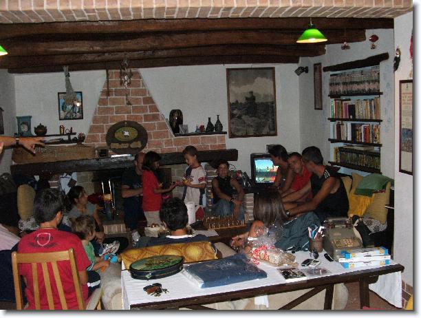 Clicca per scorrere le foto originali ingrandite