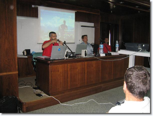 Clicca per scorrere le foto originali ingrandite