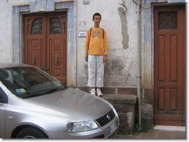 Clicca per scorrere le foto originali ingrandite
