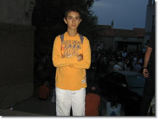 Clicca per scorrere le foto originali ingrandite